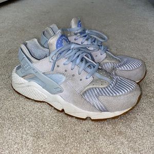 ✨Nike Huarache Sneakers✨